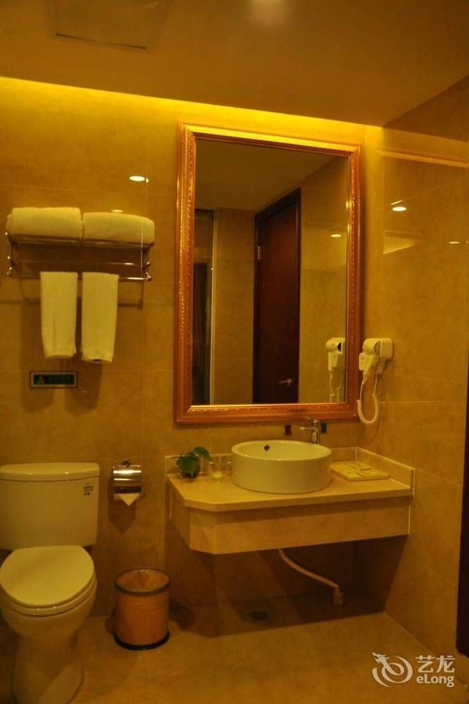 Vienna Hotel Sh Fengxian Nanqiao Jinhai Road Shanghaj Zewnętrze zdjęcie